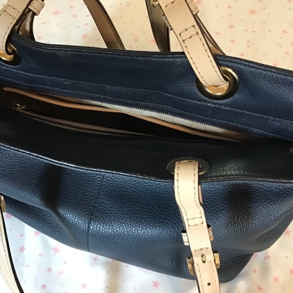 Michael Kors Dark Blue Shoulder Bag with Beige Straps - Picture 4 of 7